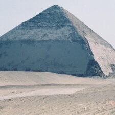Kdo postavil pyramidy pod vodou