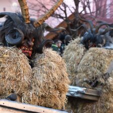 Kdo jsou Krampusové? Děsiví průvodci sv. Mikuláše s pohanskými kořeny